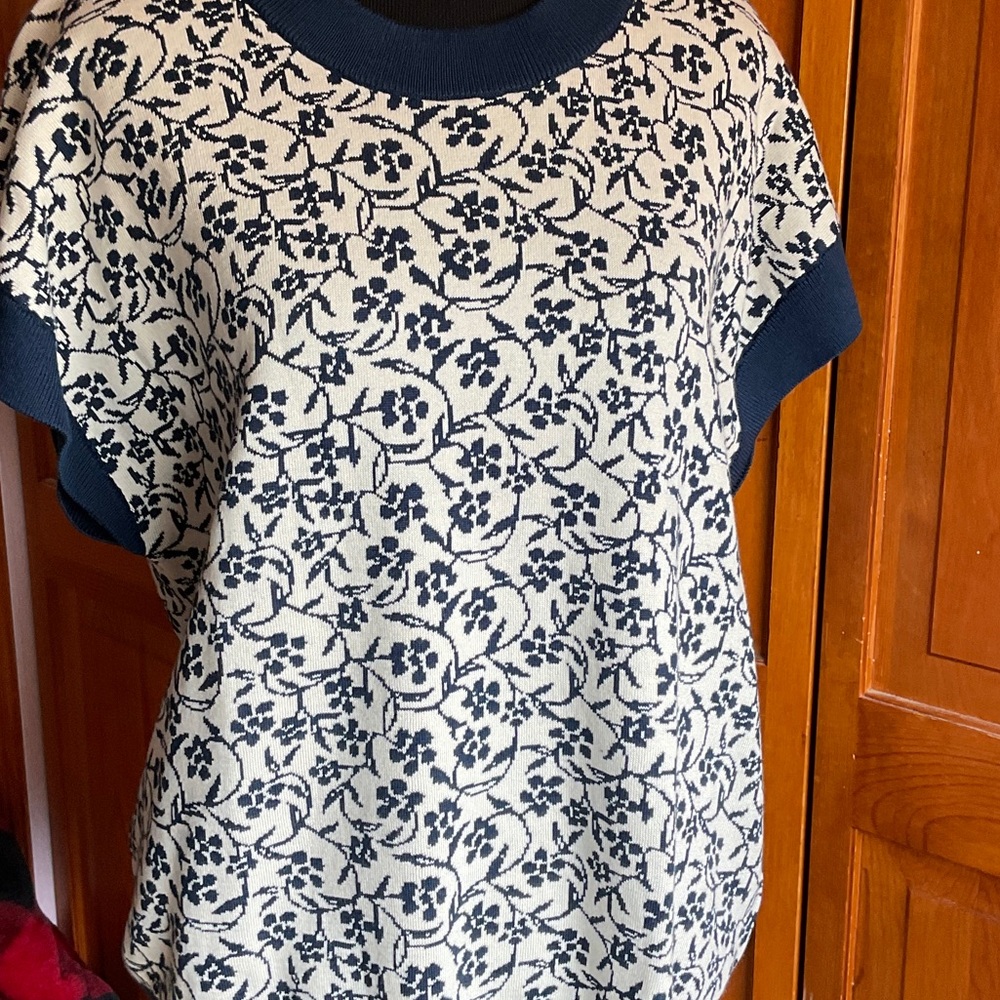 LOFT  Floral Short Sleeve Sweater